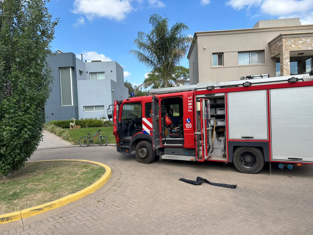 Alarma en un exclusivo barrio cerrado de Funes: los Bomberos tuvieron que sofocar un principio de incendio 